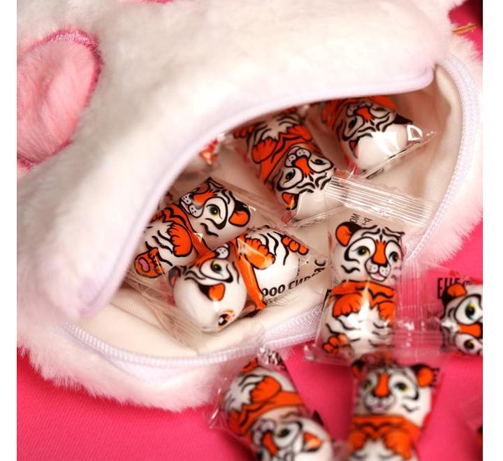 Подарочный набор «Тигриная лапа »  с конфетами фото 2